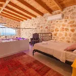 Luxury And Cosy Villa