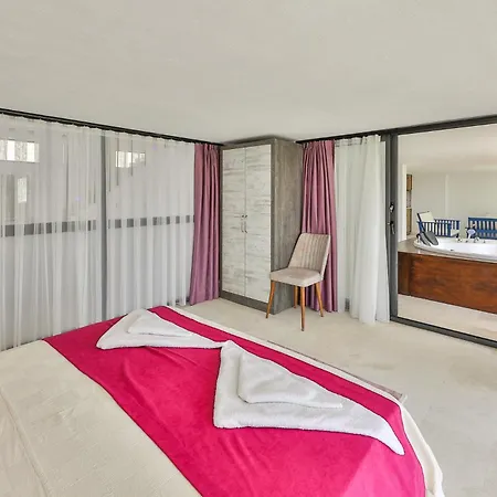 Luxury And Cosy *