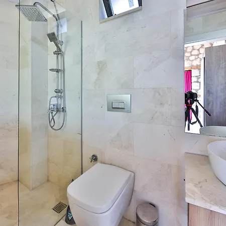 Luxury And Cosy Villa *