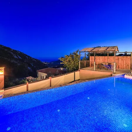 Luxury And Cosy Villa