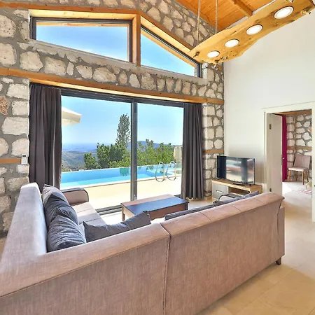 Luxury And Cosy Villa